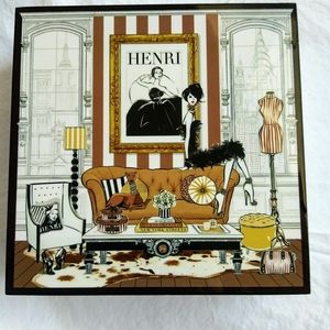 Henri Bendel jewelry/storage box